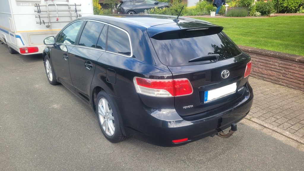 Toyota Avensis 249.500 km 6.400 &euro; Ganderkesee 27777