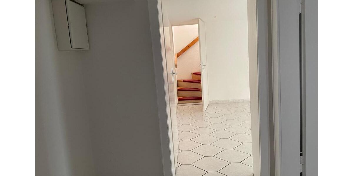 5-Zimmerwohnung mit Balkon, Garten und Garage mit direktem Zugang zur Wohnung 5 zimmer
