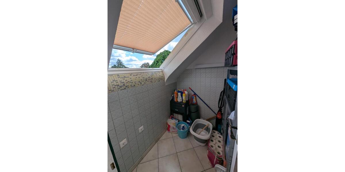 Dachgeschoßwohnung Köln Porz - 4 Zimmer, 94 m&sup2;, 1.310&euro; | Angebot:26285617