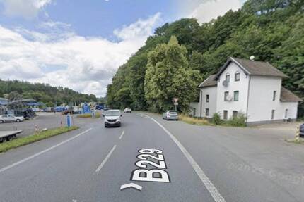 3 Fam.Haus direkt an der B229 in Lüdenscheid 8 zimmer