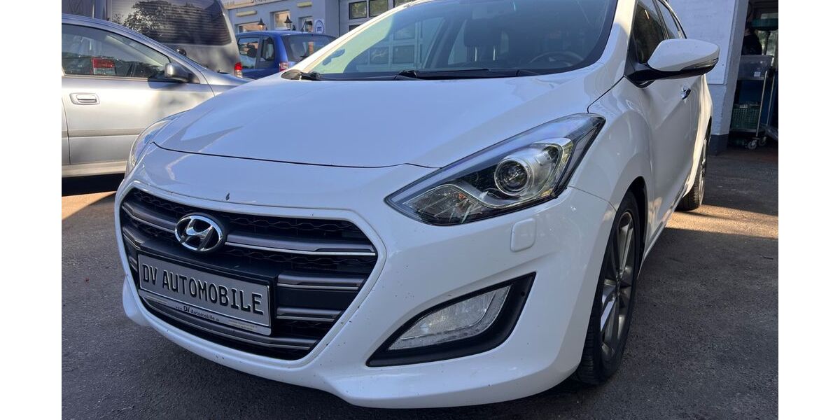 Hyundai i30 160.000 km 9.450 &euro; Lübeck 23560