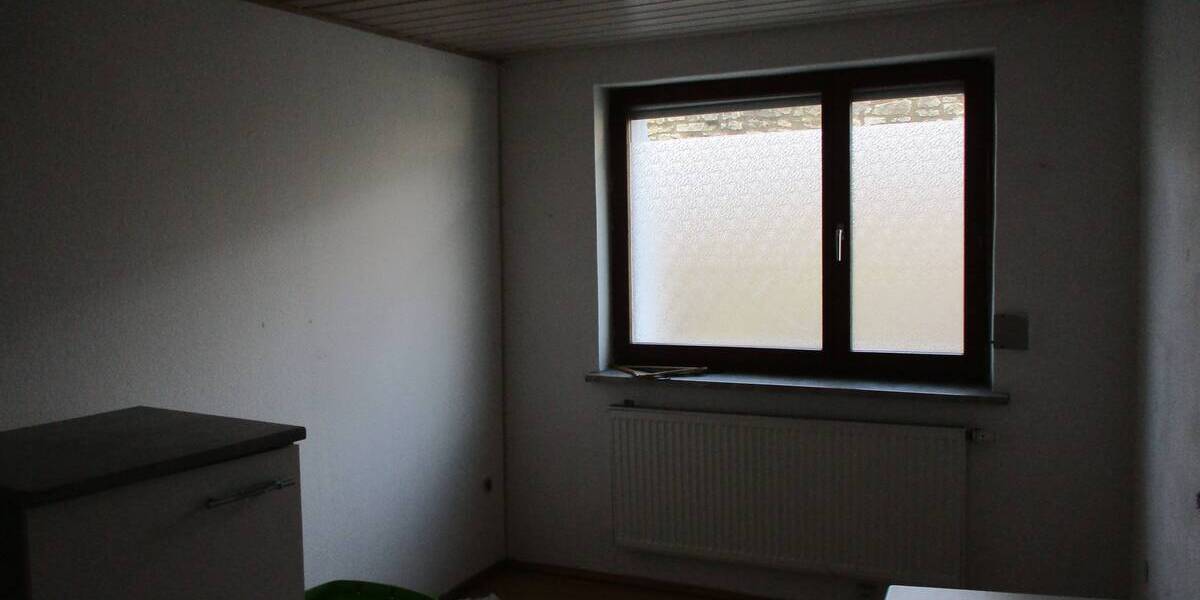 Einfamilienhaus Mellrichstadt - 4 Zimmer, 70 m&sup2;, 65.000&euro; | Angebot:25676837