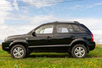 Hyundai TUCSON 215.300 km 2.999 € Salzweg 94121