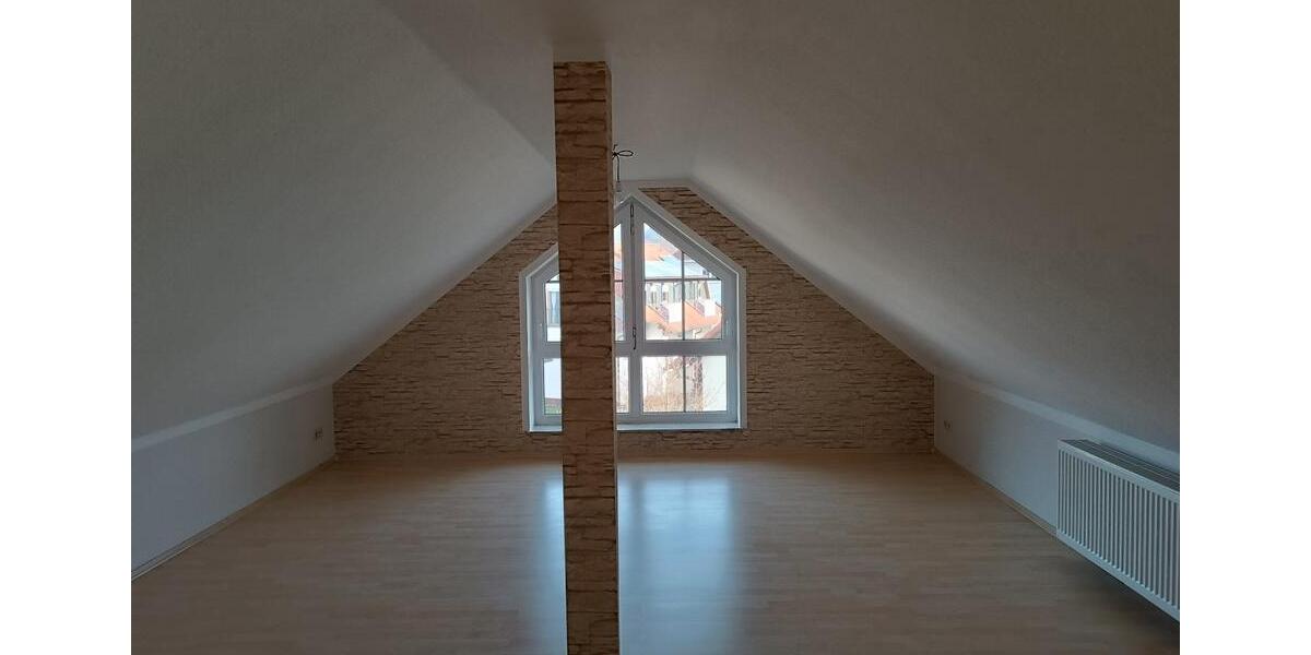 Dachgeschoßwohnung Dipperz - 3 Zimmer, 100 m&sup2;, 850&euro; | Angebot:24795641