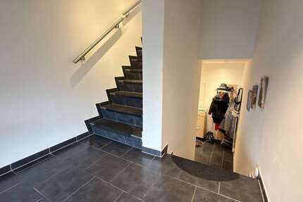 Modernisiertes 3-Parteienhaus mit Maisonette und Gartenanteil nahe Centro - Haus Oberhausen Osterfeld | Angebot:26523102