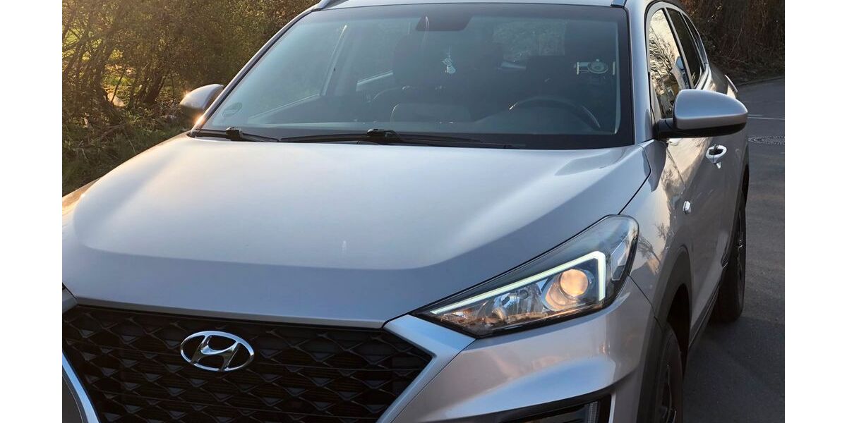 Hyundai TUCSON 99.000 km 14.700 &euro; Flörsheim 65439