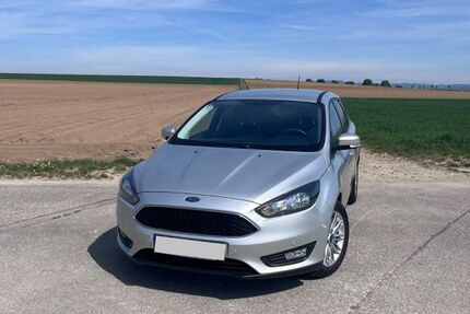 Ford Focus 30.200 km 9.900 &euro; Sünching 93104