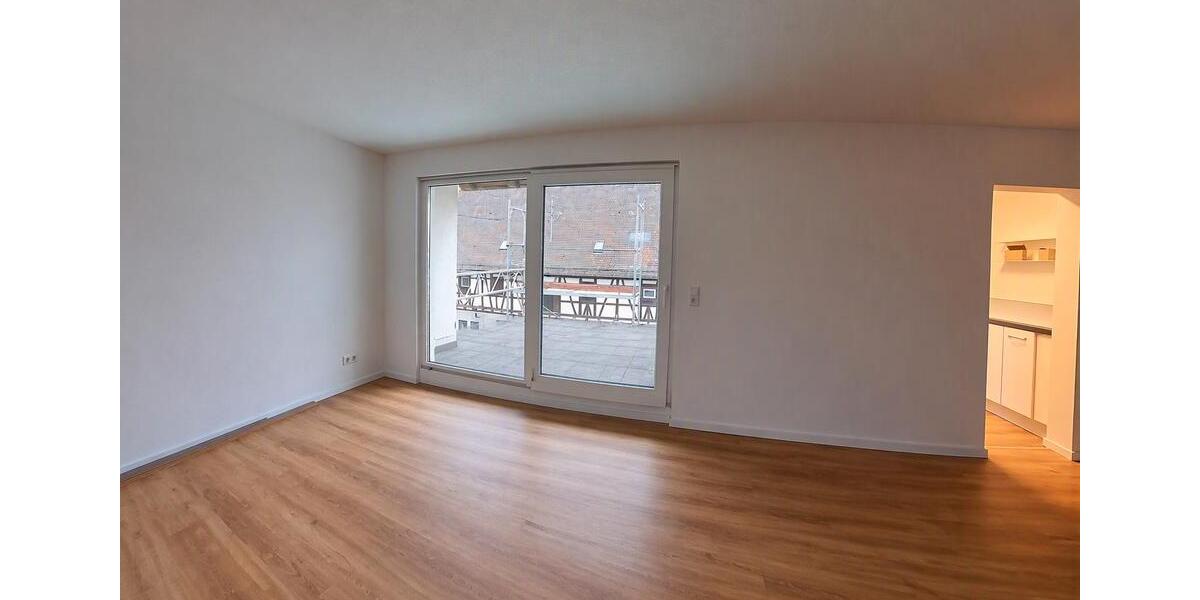 Dachgeschoßwohnung Oettingen in Bayern - 3 Zimmer, 92 m&sup2;, 1.000&euro; | Angebot:27617393