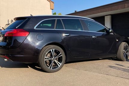 Opel Insignia 154.400 km 7.900 &euro; Stuttgart 70567