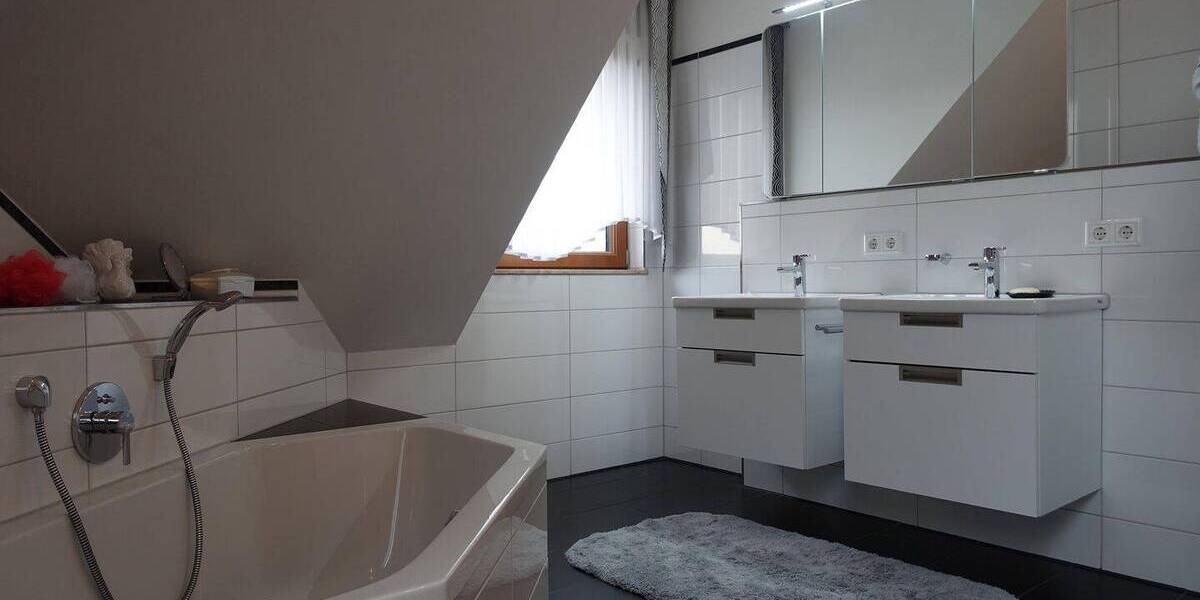 Einfamilienhaus Herrieden Hohenberg - 4 Zimmer, 200 m&sup2;, 880.000&euro; | Angebot:26499188