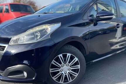 Peugeot 208 97.000 km 5.600 € Tübingen 72072