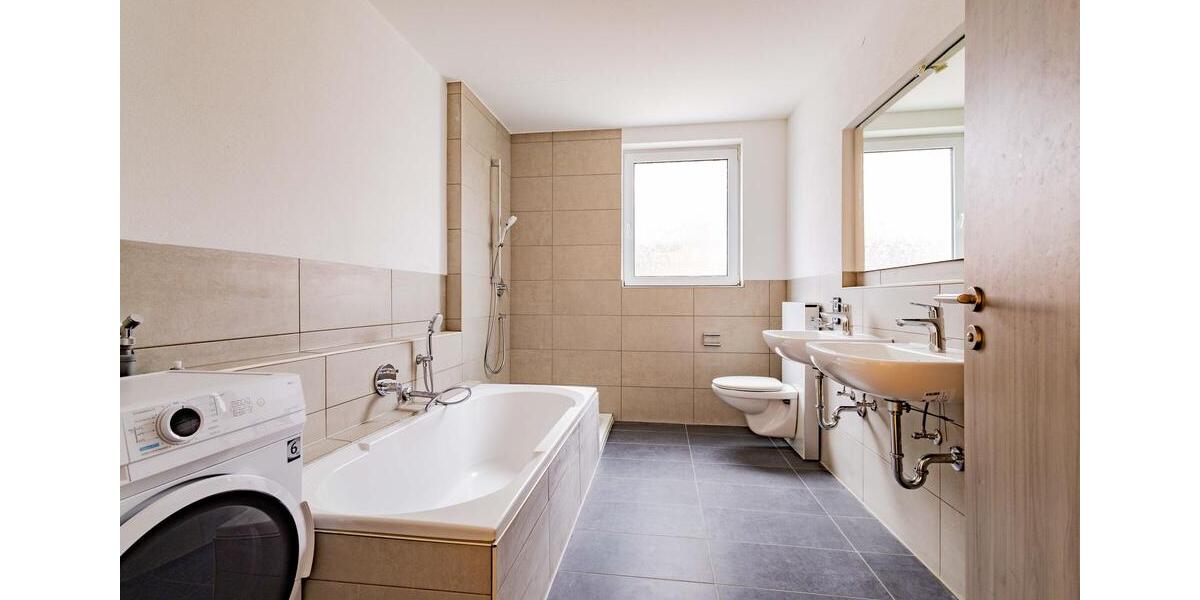 SOFORTBEZUG – 4-Zimmer-Wohnung mit 140 m² und Kachelofen 4 zimmer