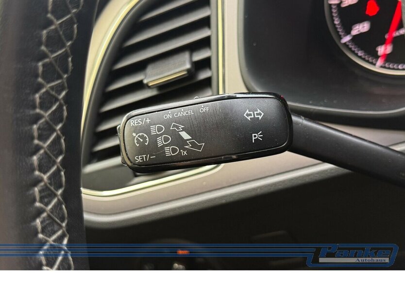 Seat Leon FR Alcantara Navi Sitzheizung SR/WR 85.720 km 11.990 € Berlin 13187