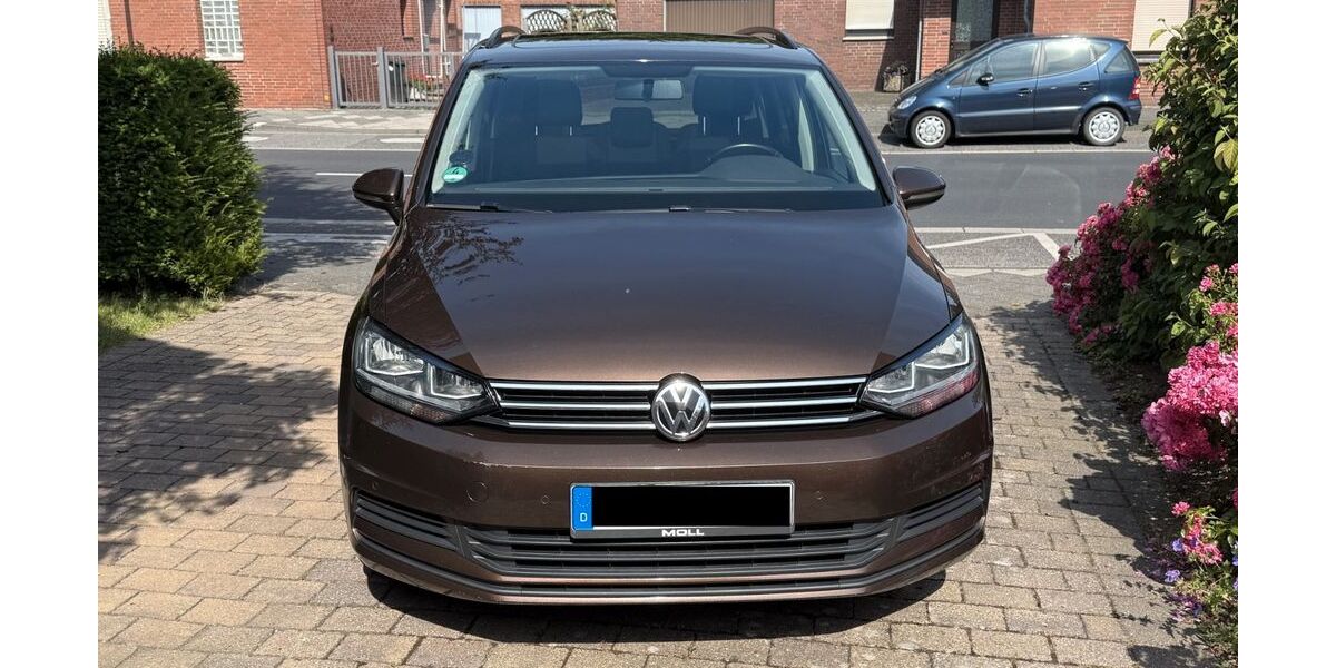 VW Touran 141.972 km 11.990 &euro; Mönchengladbach 41169
