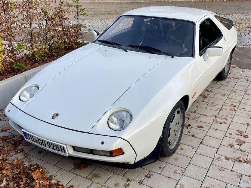 928