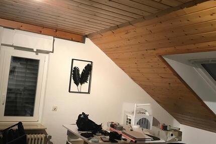 Helle 2-ZKB Dachgeschosswohnung an Einzelperson zu vermieten 2 zimmer