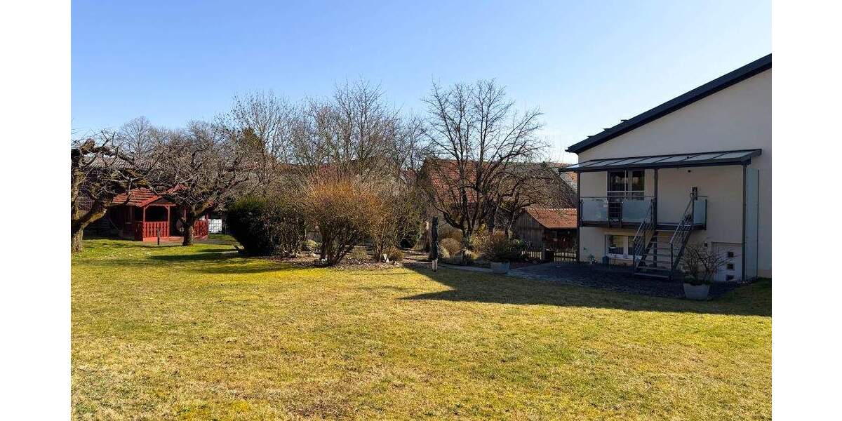 Einfamilienhaus Lichtenfels / Buch am Forst Buch am Forst - 9 Zimmer, 289 m&sup2;, 319.000&euro; | Angebot:25862925
