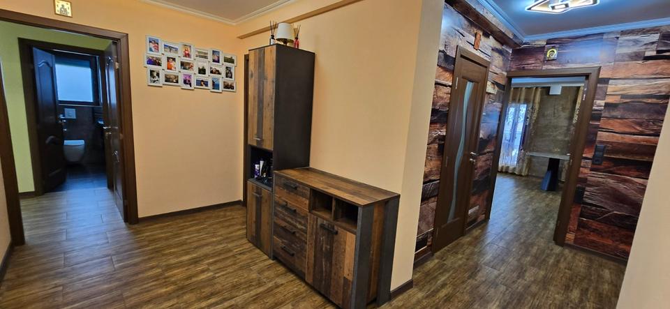 Wohn- und Geschäftshaus in Leingarten – Halle + Wohnung 6 zimmer