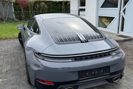 Porsche 992 2.100 km 147.800 &euro; Schweich 54338
