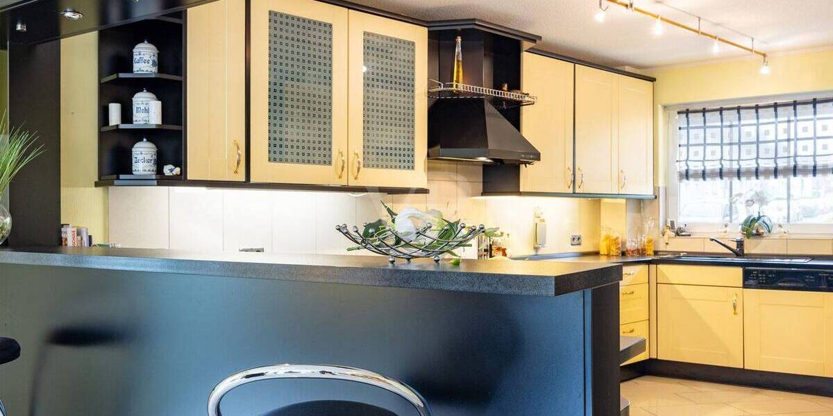 Sonnenverwöhntes Zuhause mit Stil, Sauna und großzügigem Garten 5 zimmer