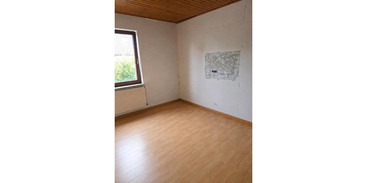 Mehrfamilienhaus, Wohnhaus Seesen - 7 Zimmer, 250 m&sup2;, 130.000&euro; | Angebot:27121686
