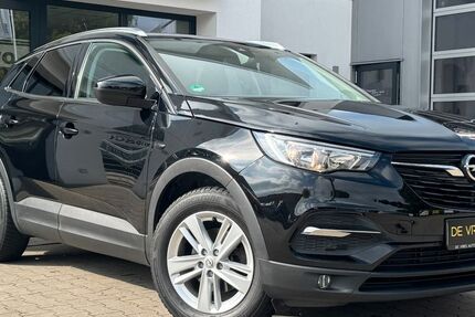 Opel Grandland (X) 93.000 km 12.390 € Oldenburg 26133