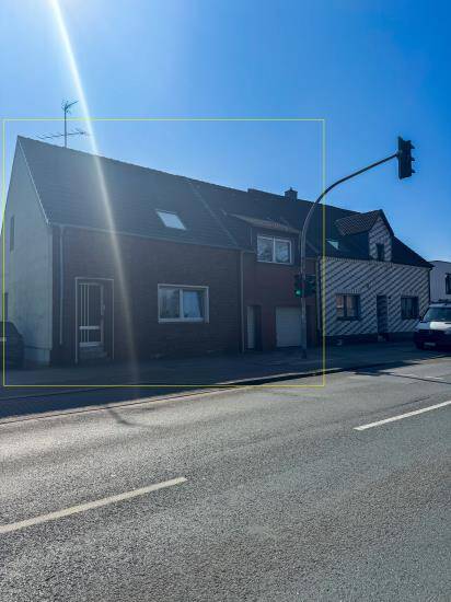 Leerstehendes Zweifamilienhaus mit Charakter wartet auf kreative neue Eigentümer