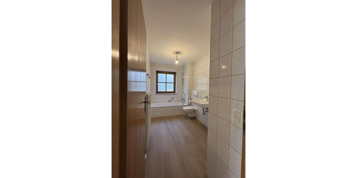 Erdgeschoßwohnung Kaufbeuren - 2.5 Zimmer, 69 m&sup2;, 715&euro; | Angebot:25512899