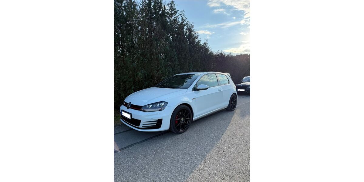 VW Golf 84.500 km 15.690 &euro; Bruckmühl 83052