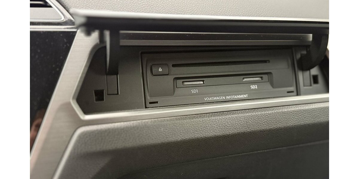 VW Touran 7 Sitze / Automatik / AHK / 1. Hd / Navi 110.000 km 23.490 &euro; Mönchengladbach 41066