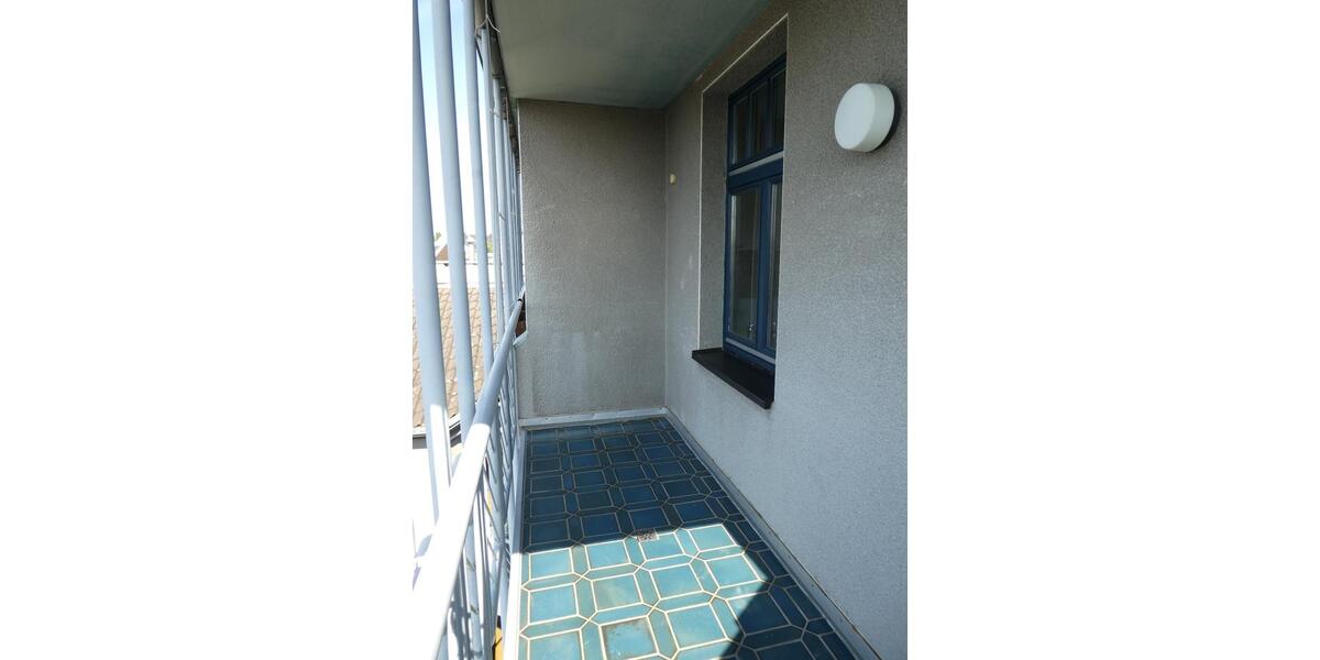 Dachgeschoßwohnung Bonn Poppelsdorf - 3.5 Zimmer, 77 m&sup2;, 850&euro; | Angebot:25991585