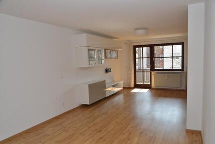 Wohnung im Regensburger Westen, TG-Stellplatz, 2 Balkone