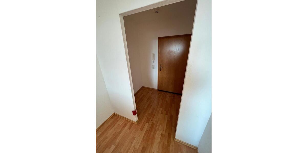 Dachgeschoßwohnung Teutschenthal - 2 Zimmer, 54 m&sup2;, 400&euro; | Angebot:24663636