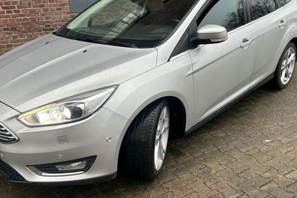 Ford Focus 218.107 km 4.999 &euro; Köln 51069