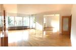 TOP: Grosszügige 3,5 Zimmer Wohnung mit EBK, Balkon, Terrasse am Rande der Weinberge - zentrumsnah! 3 zimmer