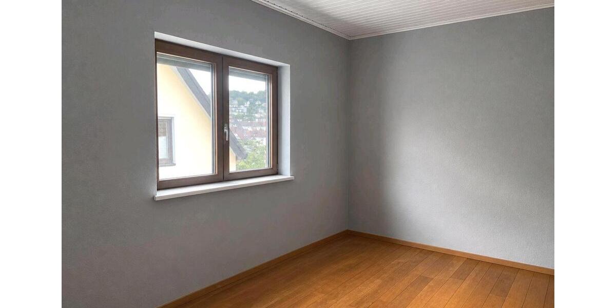 Dachgeschoßwohnung Homburg - 5 Zimmer, 112 m&sup2;, 800&euro; | Angebot:26426547