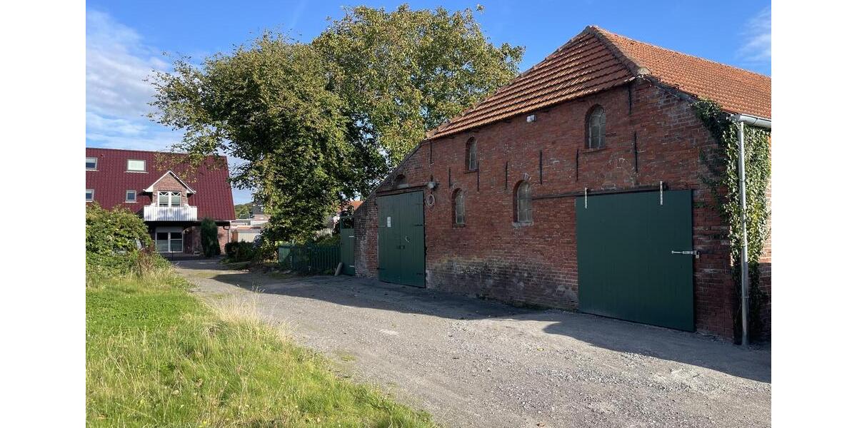 Mehrfamilienhaus, Wohnhaus Hage - 10 Zimmer, 250 m&sup2;, 600&euro; | Angebot:26364123