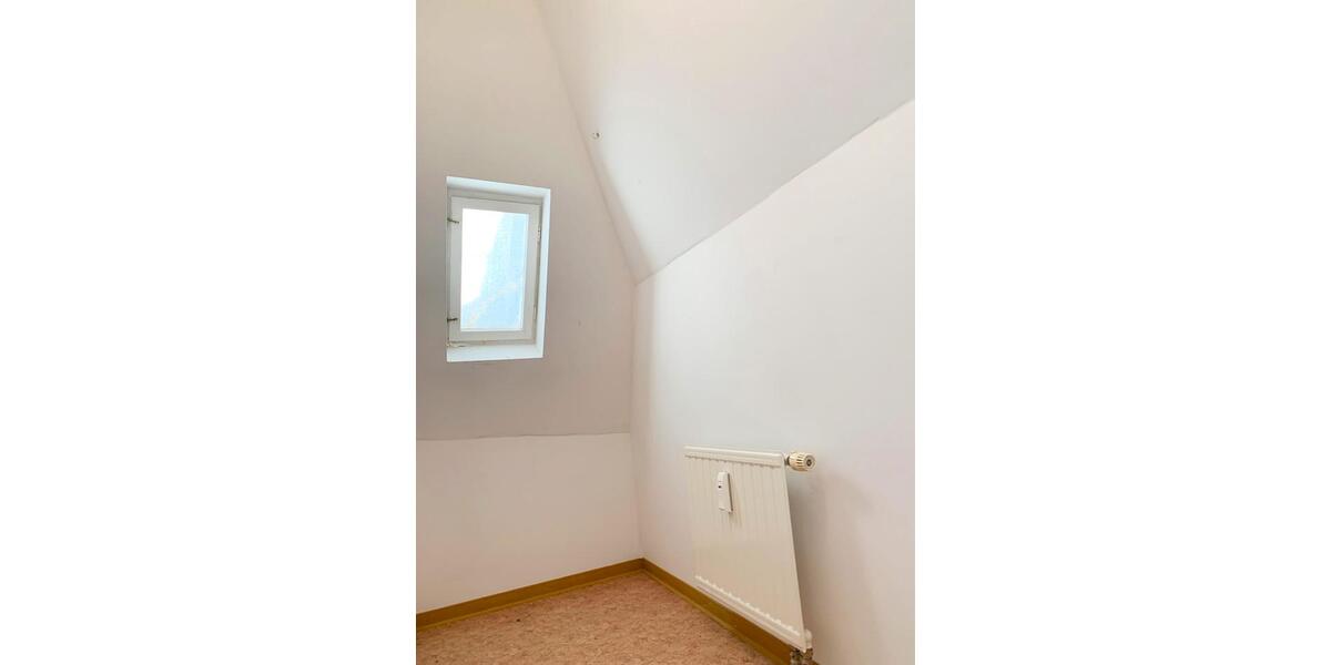 Dachgeschoßwohnung Halle (Saale) - 3 Zimmer, 75 m&sup2;, 1.190&euro; | Angebot:26008357