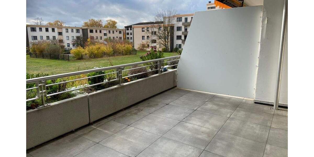 Provisionsfrei Berenbostel Lange Straße 3 - 4 Zi-ETW mit großer Loggia im I. OG 3 zimmer