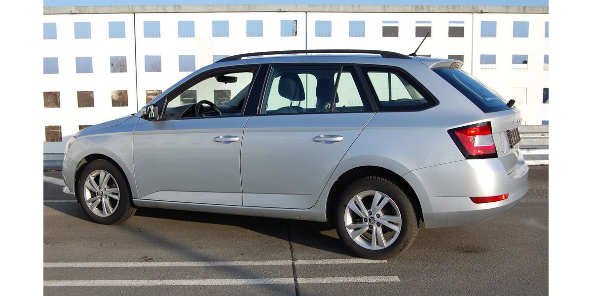 Skoda Fabia 34.600 km 13.999 &euro; Berlin 13435