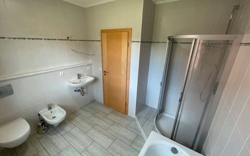 Einfamilienhaus Moosbach - 9 Zimmer, 180 m&sup2;, 550.000&euro; | Angebot:26795902