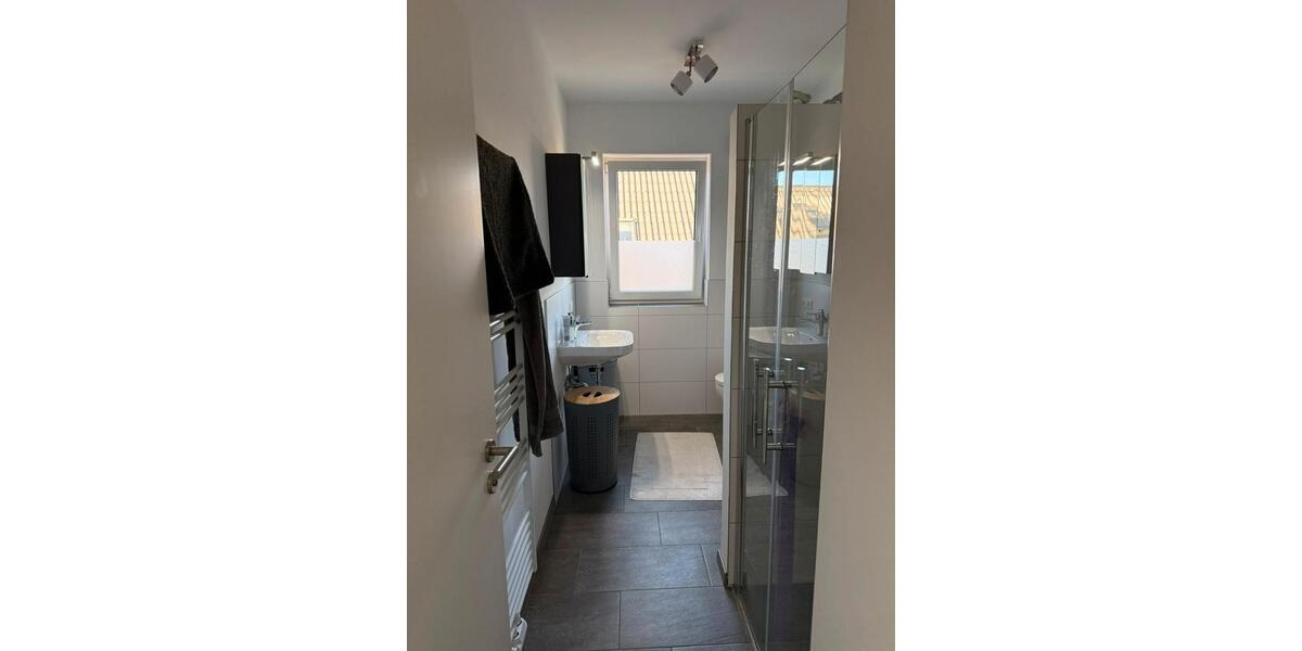 Dachgeschoßwohnung Stade - 3 Zimmer, 80 m&sup2;, 1.120&euro; | Angebot:26479300