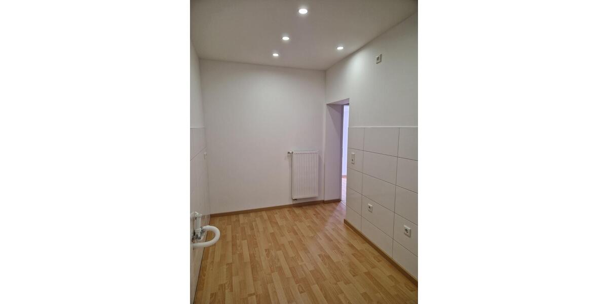 Reihenhaus Stadtoldendorf - 8 Zimmer, 165 m&sup2;, 890&euro; | Angebot:26659987