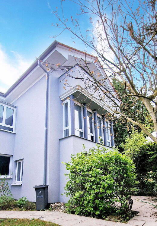 Von Privat: Lichtdurchflutetes Architekten-Haus mit EinliegerWohnung in Top-Halbhöhenlage