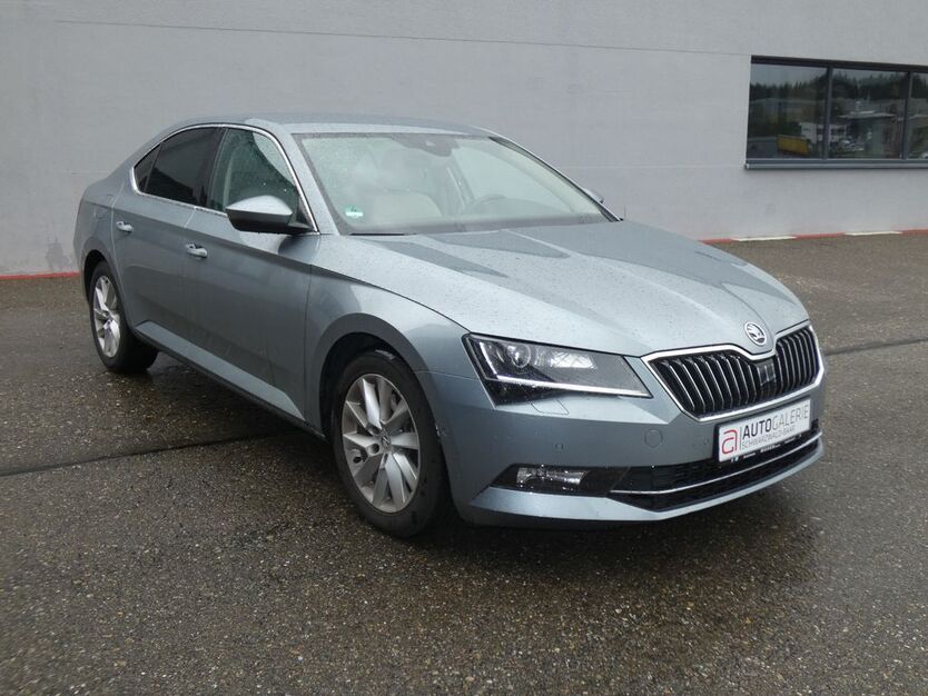 Skoda Superb 90.200 km 20.500 € Villingen Schwenningen 78052
