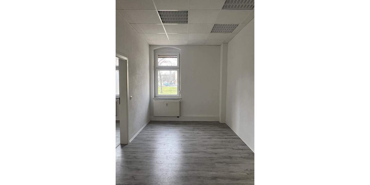 Gewerbeobjekt Döbeln - 4 Zimmer, 82 m&sup2;, 399&euro; | Angebot:25709003