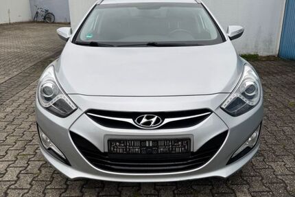 Hyundai i40 159.000 km 7.199 &euro; Mönchengladbach 41065