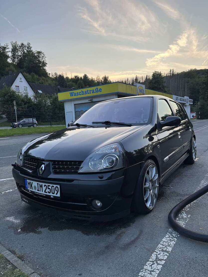 Renault Clio 207.000 km 1.700 € Lüdenscheid 58509