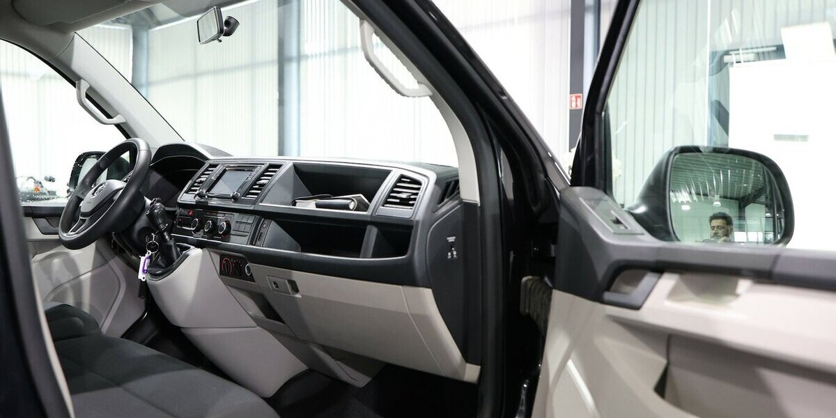 VW T6 Kombi TRANSPORTER 2.0 TDI / 9-SITZER / AHK 137.000 km 18.991 &euro; Hamm 59077