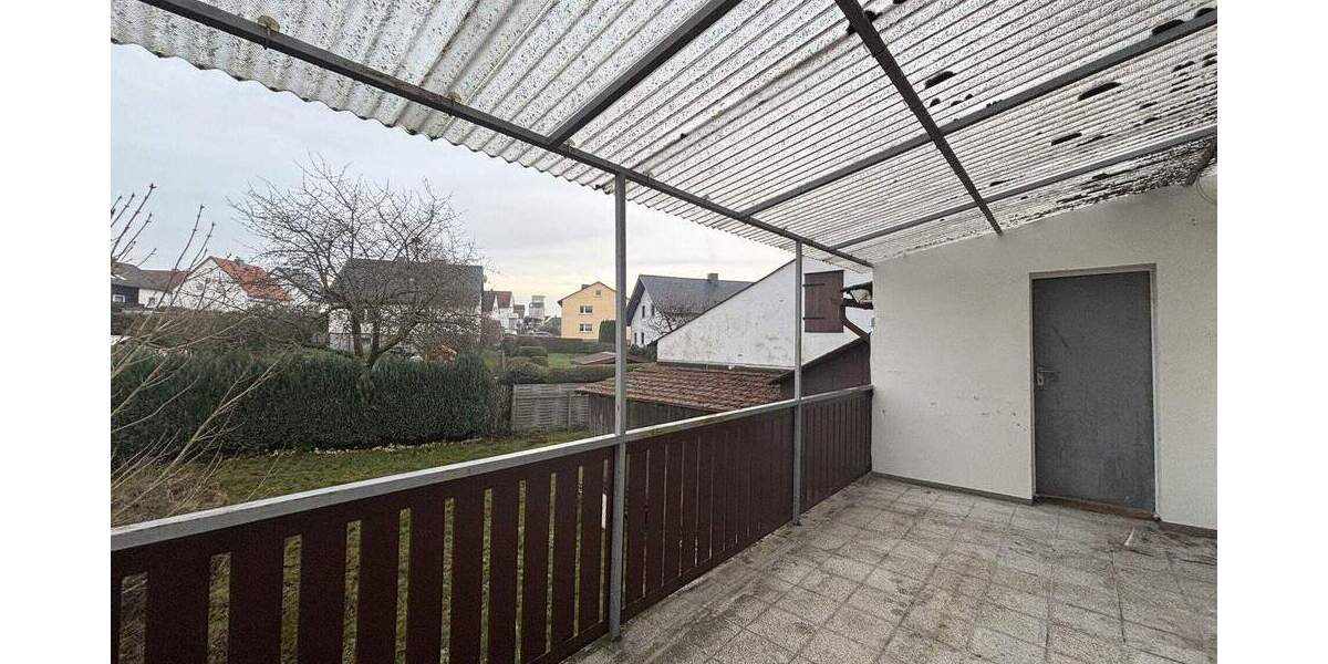 Einfamilienhaus mit Scheune und großem Hof - viel Potenzial in Kirchhain-Emsdorf 7 zimmer